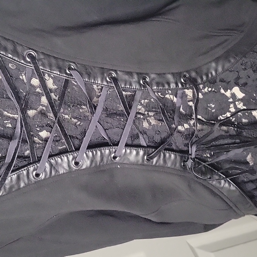 Black Lacy Corset Detail Zip Up Cardigan - Picture 3 of 9